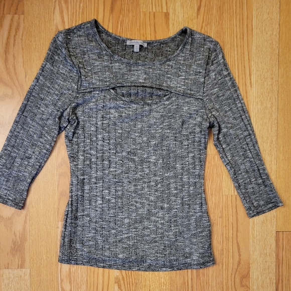 🟣 Grey ribbed keyhole shirt - Picture 2 of 4